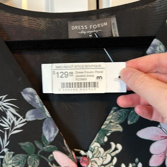 New worn dress - Picture 4 of 4